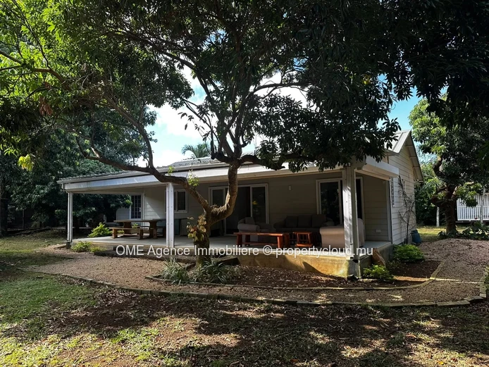 Charmante maison avec jardin verdoyant – Saint-François, Calodyne