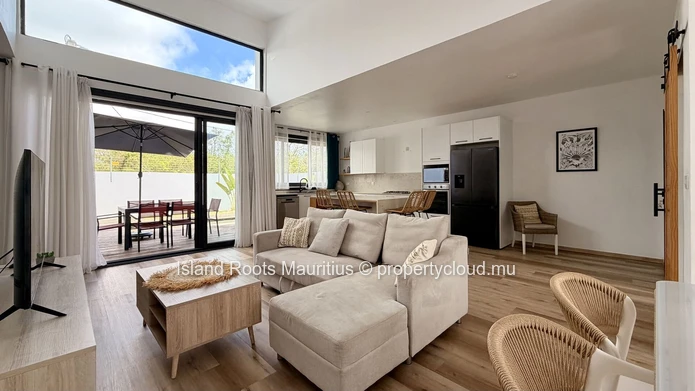 Jolie maison moderne à vendre à Péreybère.