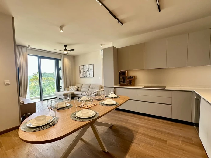 3-Bedroom Apartment with Sea and Mountain Views
