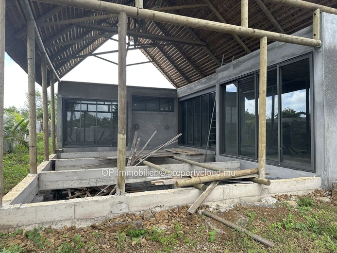 House for sale in Forêt Daruty, Mapou. 210m² of living space on a 700m² plot, 3 bedrooms, private pool, solar panels....
