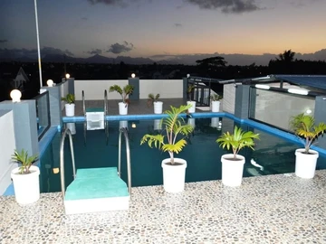 16 Bedroom Hotel