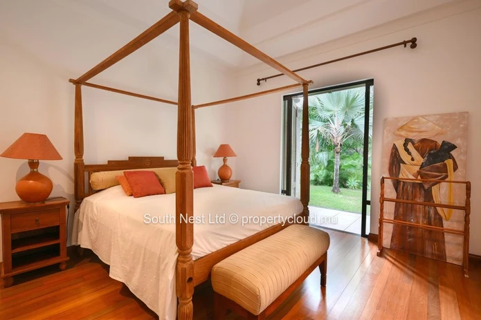 Villa de Prestige dans un Domaine Golfique à Tamarin | Piscine Privée & Vue Montagne