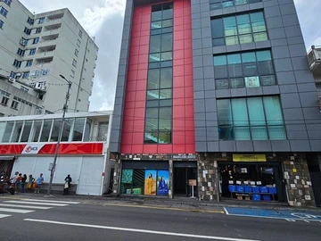 125 m² commercial space 