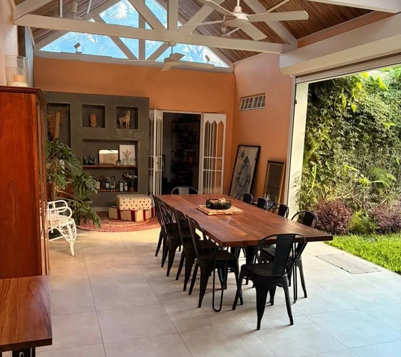 Beautiful Furnished Family Home | Pool, Cinema Room & Included Services
