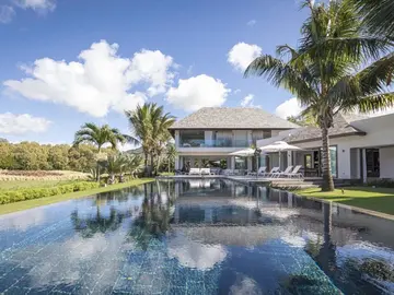 5 Bedroom Villa