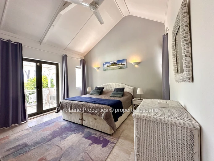 Duplex with magnificent view of the ocean
