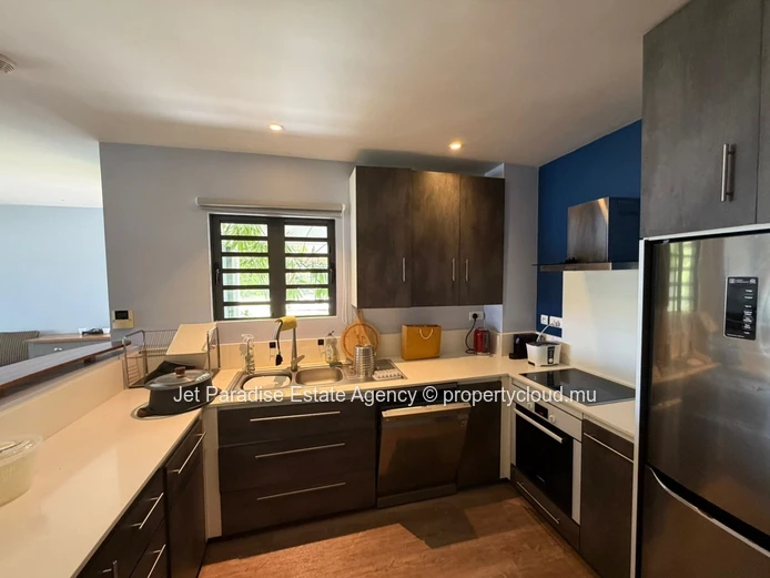 Superbe Appartement en Bord de Mer avec Accès Direct à la Plage