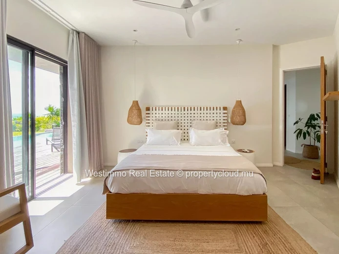 PEREYBERE - Exceptional luxury short-term beachfront rental (price per night)