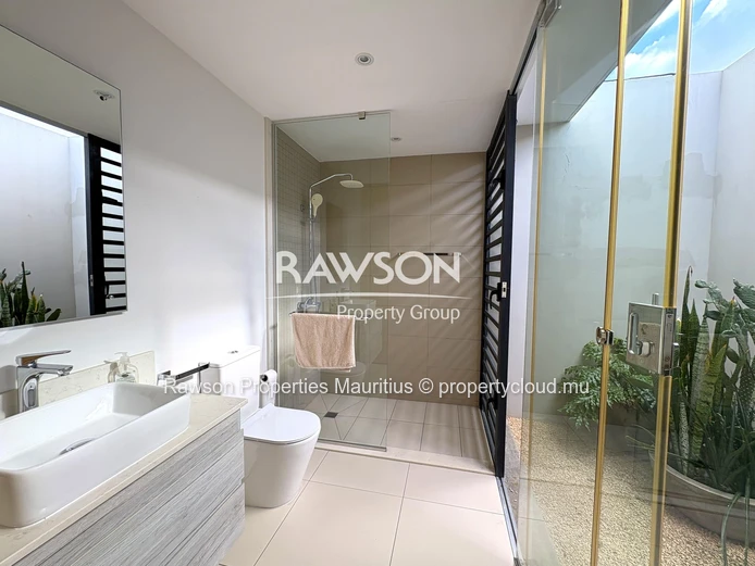 4 Bedroom Villa | Garden And Pool | Pds | Pereybere | Accessible To Foreigners | Usd
