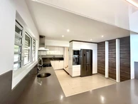 VILLA D'EXCEPTION | PIEDS DANS L'EAU – PÉREYBÈRE Location Long Terme | Rs 250,000/mois (pisciniste & jardinier inclus)