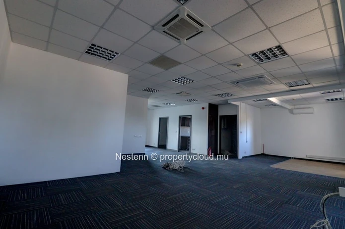 Modern Office Space for Rent – 302.20 m²