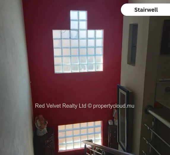 Spacieuse maison à vendre à Trianon | Opportunité de conversion résidentielle ou commerciale
