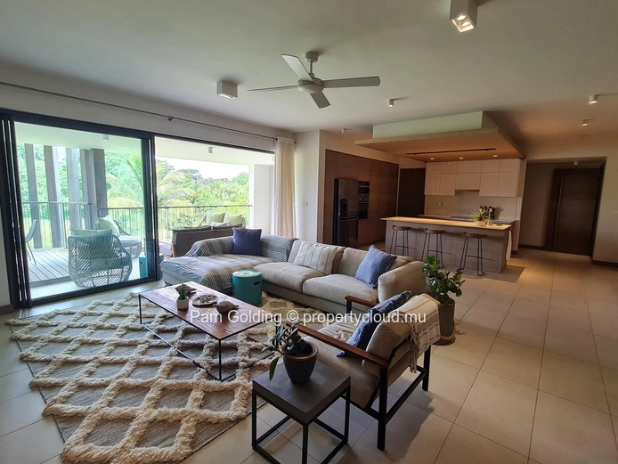 Appartement Spacieux avec Superbe Vue sur le Parcours de Golf – Mont Choisy Le Golf