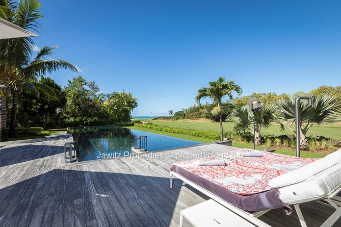 Exceptional villa ideally located in the Solaia neighbourhood with view of the lagoon