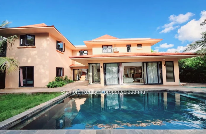 Villa for Rent - 6 Bedrooms, Bain Boeuf, North