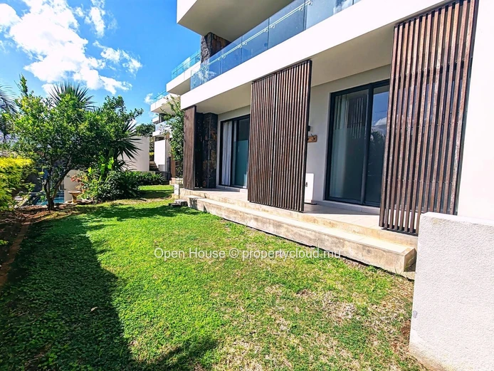 Luxurious Townhouse/Duplex in Tamarin with Communal Pool & Mountain Views - 3 Beds, Office, Fully Furnished, Rs 44M