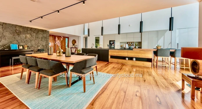Maison de prestige à vendre à Pailles avec piscine privée