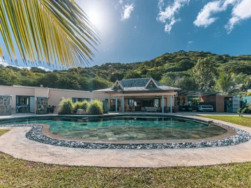 5 Bedroom Villa