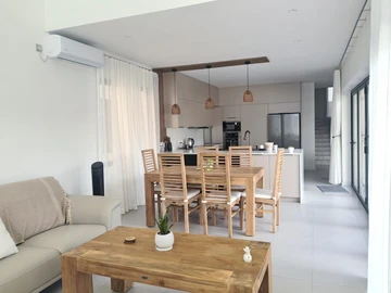 4 Bedroom Villa
