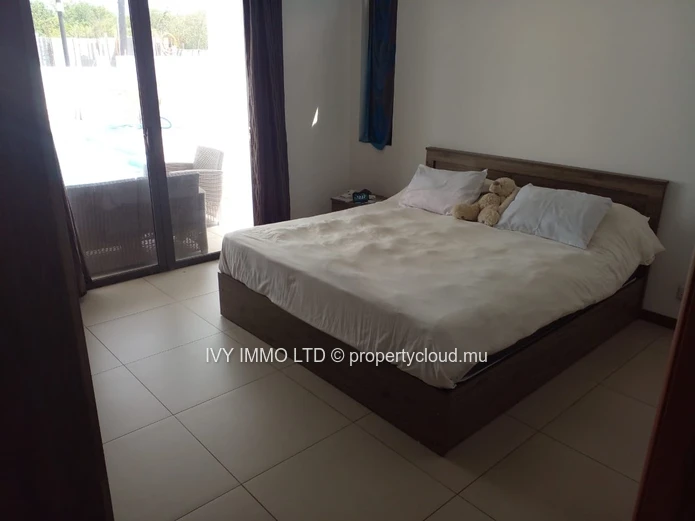 Villa à vendre située à #grandbaie  | Belle piscine0 MUR .