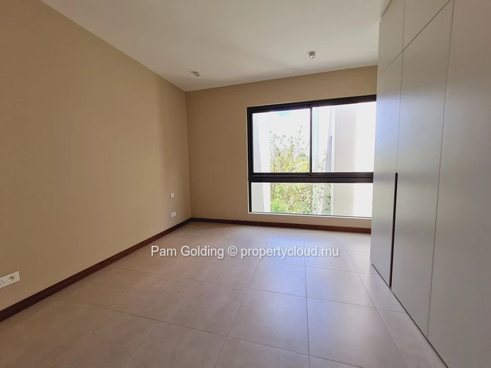 Appartement PDS à vendre à Grand Baie, 197m², 2 chambres, piscine privée, climatisé, vue sur mer et montagne, sécurit... (Mandat exclusif)