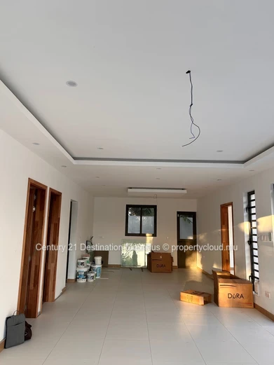 New Contemporary 4 bedroom-4 bathrooms Villa-Swimming pool-Trou aux biches , Morcellement Jhuboo