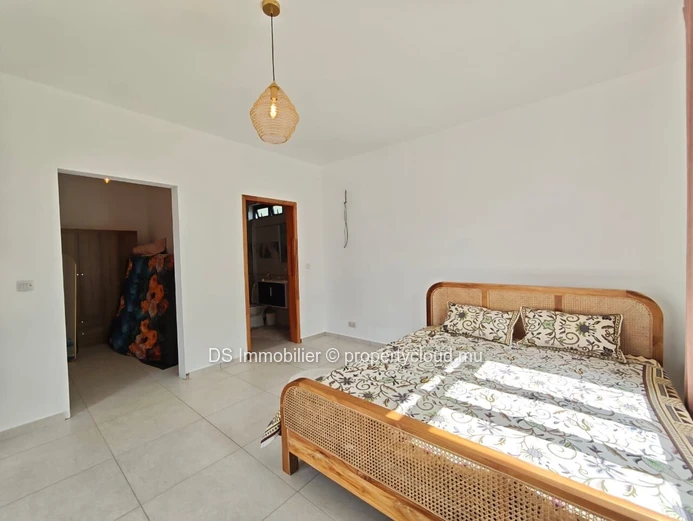 Villa Spacieuse De 5 Chambres + Bureau En Location À Grand Baie - Nord (Mandat exclusif)