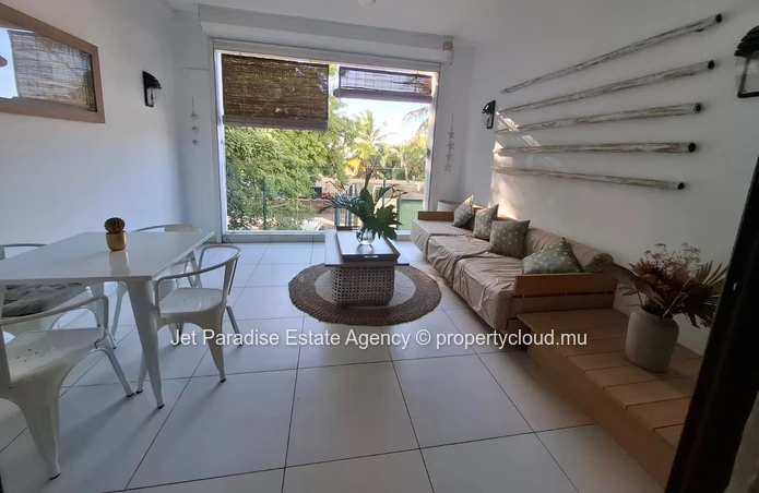 Appartement au Rez-de-Chaussée Spacieux à Deux Pas de la Plage