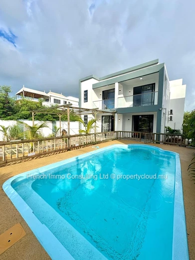 Villa 4 chambres, jardin et piscine a grand baie