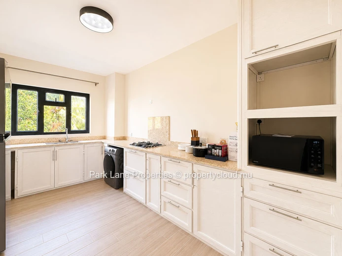 Brand-New Apartment Just 100 Metres from La Preneuse Beach