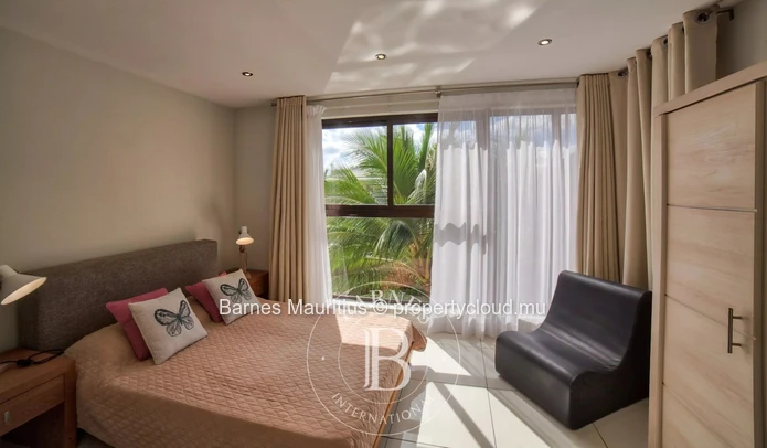 BLACK RIVER - 4 bedrooms sea view penthouse