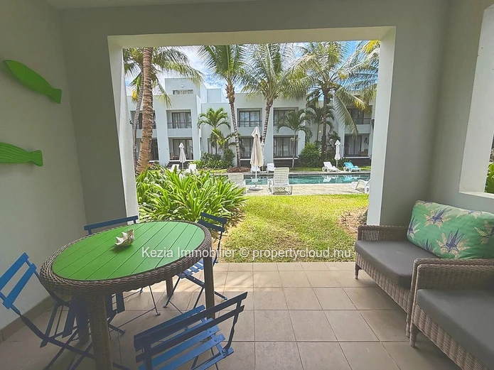 Furnished Triplex A Stone's Throw From The Lagoon
