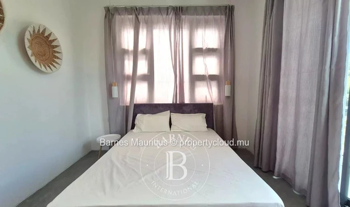 TROU AUX BICHES – Villa contemporaine à étage avec piscine – 3 chambres