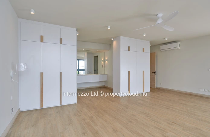4-Bed duplex apartment Coin de Mire View | Iconic Architecture · 1.5M