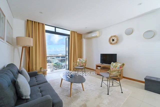 Apartment for sale accessible to foreigners (R+2) on Grand Baie La Croisette, 130 m2 duplex, sold furnished and equip...
