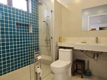 4 Bedroom Apartment