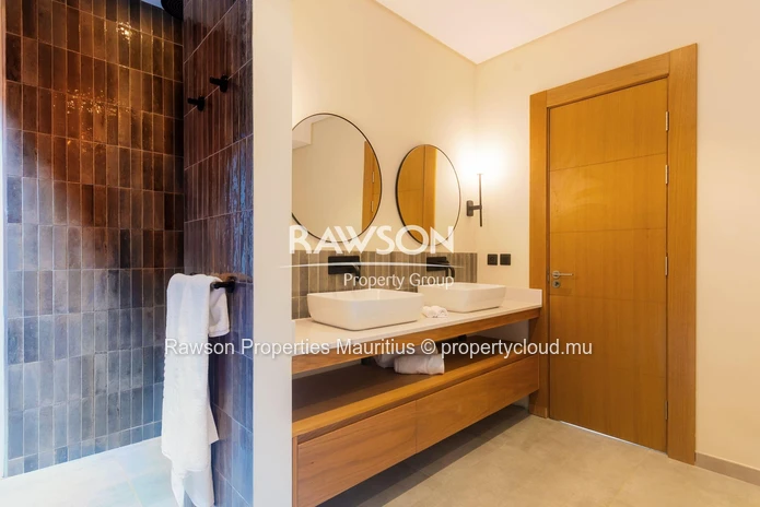 Villa 5 Chambres à Vendre à Grande Rivière Noire