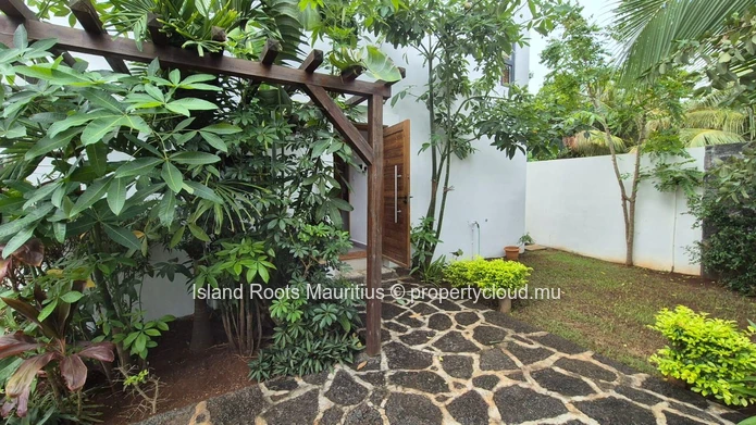 Charming villa to rent in the heart of Forêt Daruty