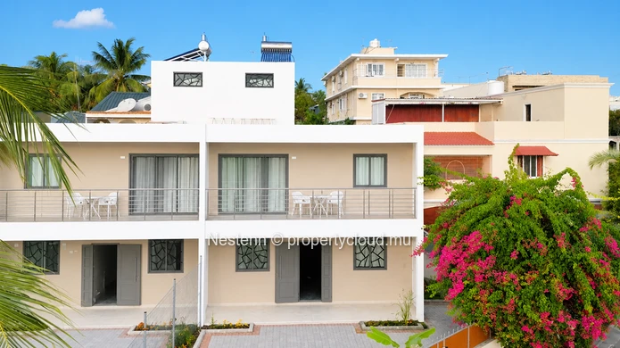 3-bedroom duplex near the beach in Flic-en-Flac