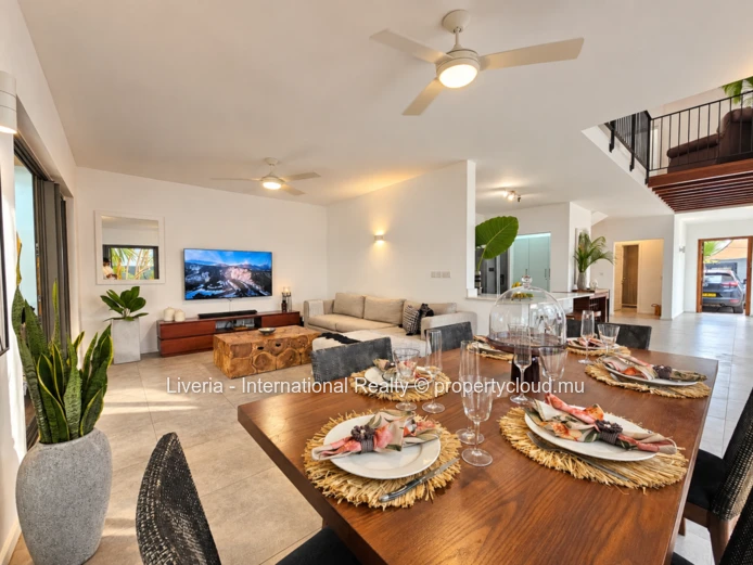 Coastal Living in an Exclusive Enclave