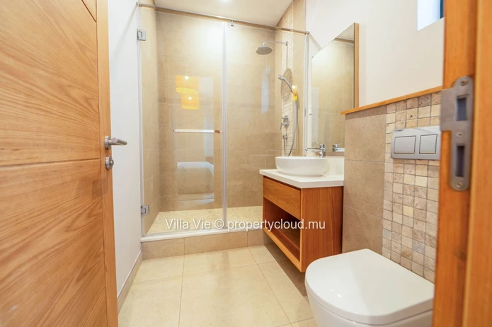 Belle Vue Harel - Spacious 4-bedroom first floor apartment (Sole Mandate)
