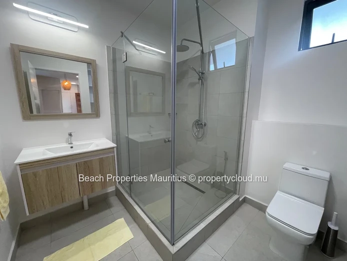 Modern Furnished 2 Bed Apt with Mountain View in Tamarin