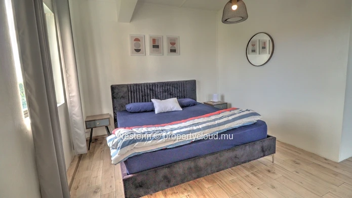 Appartement 2 pièces de 115m², idéalement situé au centre de Curepipe.