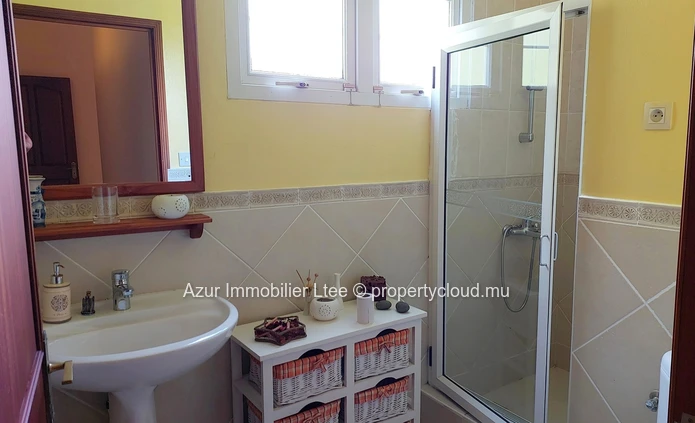 FLOREAL: 4-bedroom house