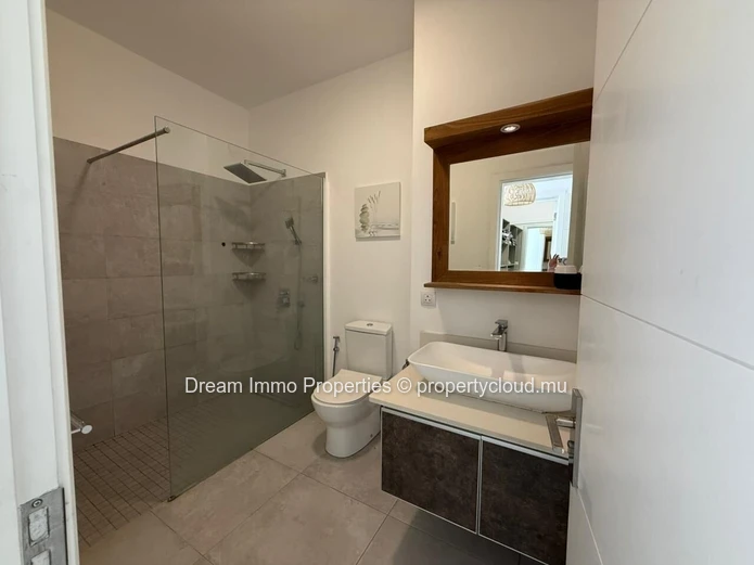 Location bel appartement de 3 chambres en rez-de-chaussée à Point de Mire, Tamarin – Ile Maurice