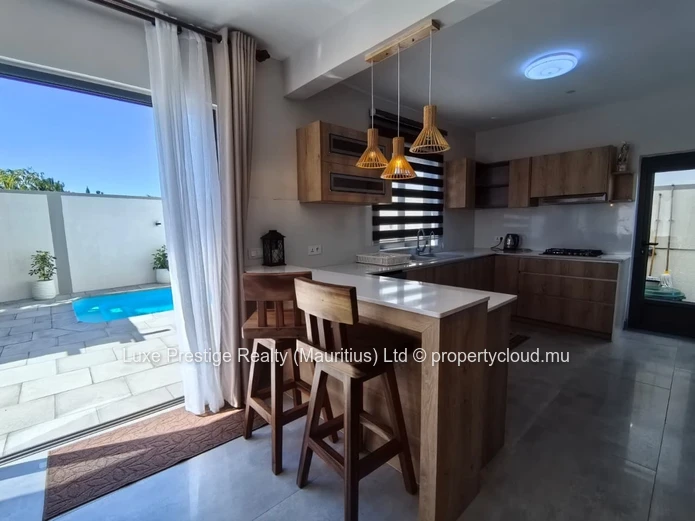 Villa Moderne Neuve de 3 Chambres avec Piscine Privée à Louer à Calodyne | À 20 Minutes de Northfields International ...