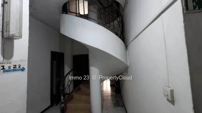 B00e2timent - 1000m2 - Forest Side - Ref. BA72681VE