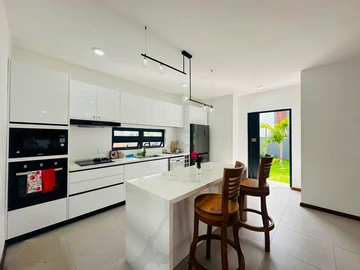 4 Bedroom Villa