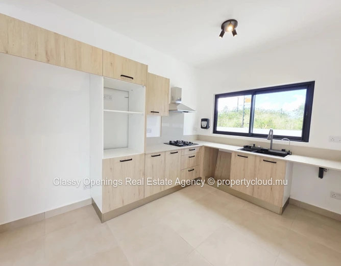 Sunlit Modern 3-Bed Duplex with Private Pool in Grand Baie