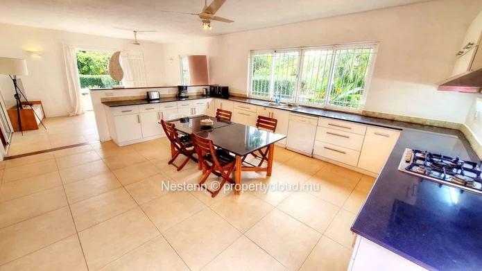 4-bedroom family home in a huge garden